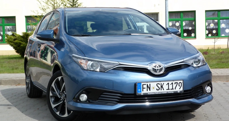 Toyota Auris cena 51999 przebieg: 154230, rok produkcji 2016 z Międzyzdroje małe 781